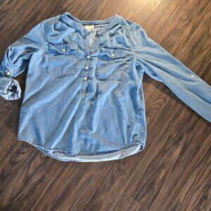 ST. JOHNS BAY Cotton/Rayon Blue Chambray Blouse SIZE M